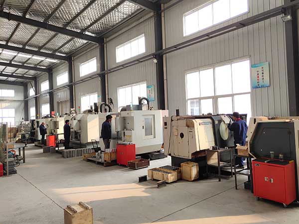 公司簡介(圖2) 聚氨酯噴涂機配件數控生產中心