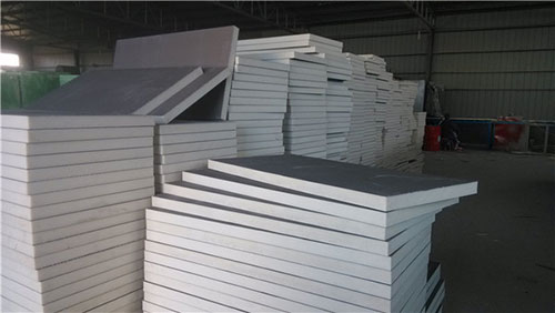 河南聚氨酯噴涂機養殖業保溫板發泡案例(圖3) 養殖業保溫板發泡案例