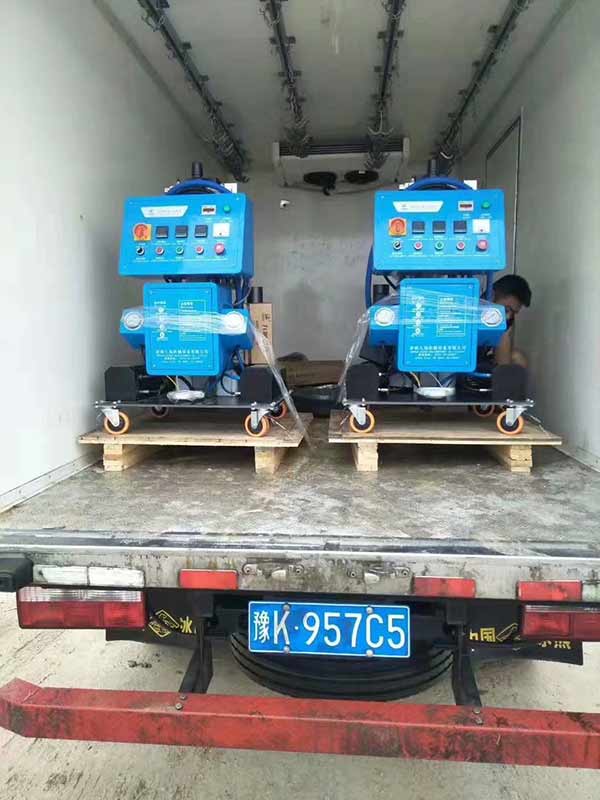 進(jìn)口聚氨酯發(fā)泡機2600