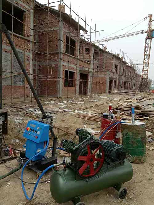 小型噴涂料機(jī)多少錢一臺(tái)(圖1) 外墻保溫聚氨酯噴涂機(jī)