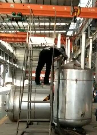 太陽能水箱澆注 聚氨酯噴涂機廠家(圖1) 太陽能水箱澆注 聚氨酯噴涂機廠家