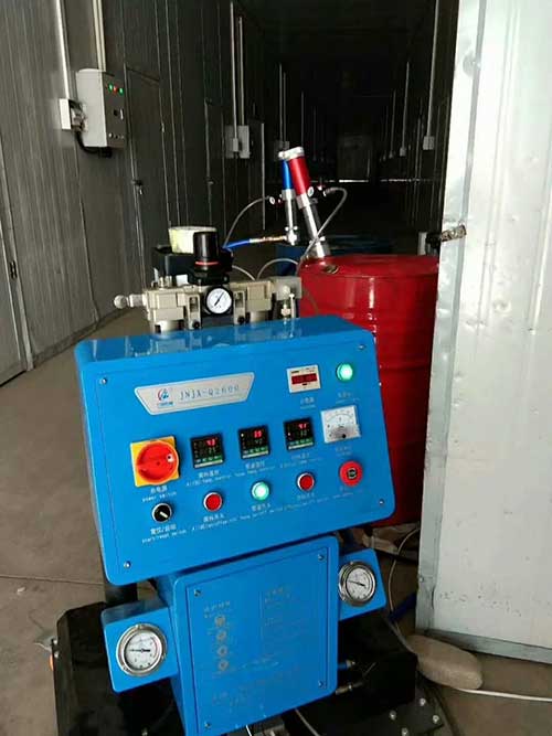 冷庫聚氨酯噴涂保溫(圖1) Q2600冷庫聚氨酯噴涂保溫高壓設(shè)備