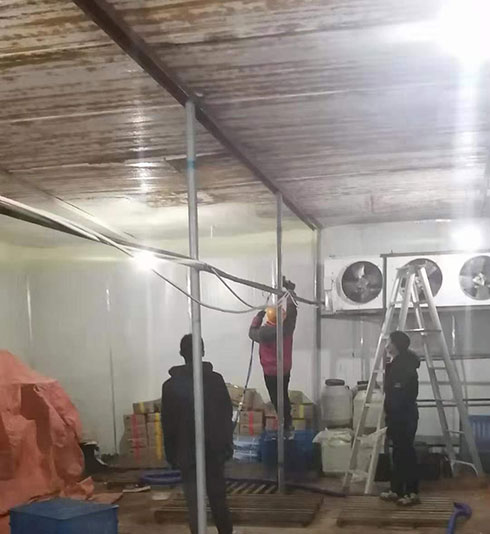 冷庫噴涂聚氨酯機(jī)子是什么樣的(圖2) 冷庫噴涂聚氨酯機(jī)子施工案例