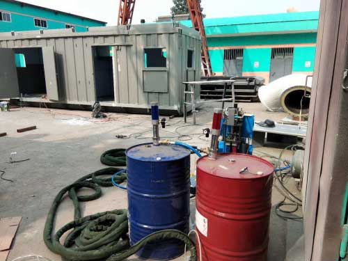 集裝箱聚氨酯噴涂施工用什么設備(圖1) 集裝箱聚氨酯噴涂施工
